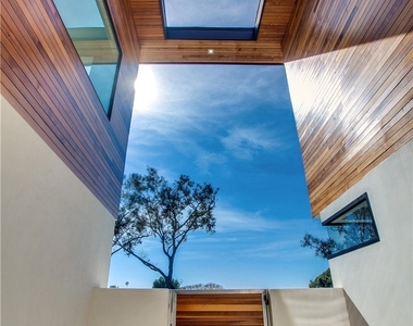 324 Saint Andrews Road - Photo Thumbnail 2