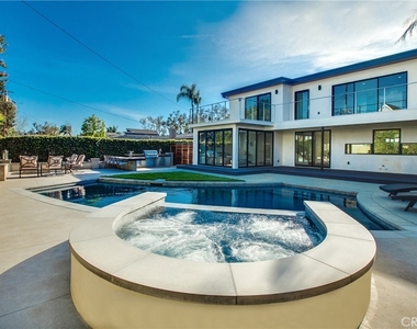 324 Saint Andrews Road - Photo Thumbnail 4
