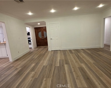 18224 Chatsworth - Photo Thumbnail 22