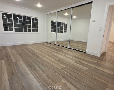 18224 Chatsworth - Photo Thumbnail 25