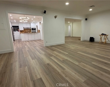 18224 Chatsworth - Photo Thumbnail 20