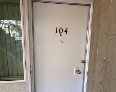 1530 E Broadway - Photo Thumbnail 3