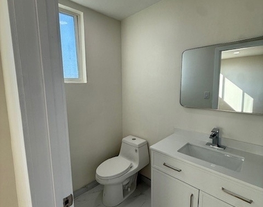 1530 E Broadway - Photo Thumbnail 14