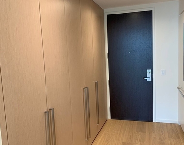 877 Francisco Street - Photo Thumbnail 4