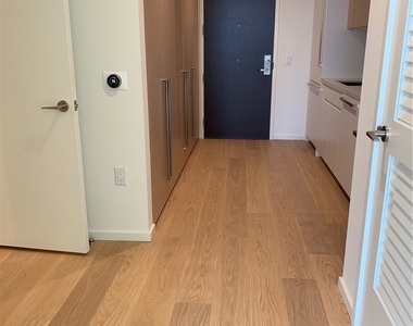 877 Francisco Street - Photo Thumbnail 6