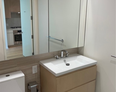 877 Francisco Street - Photo Thumbnail 15