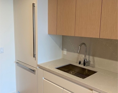 877 Francisco Street - Photo Thumbnail 5