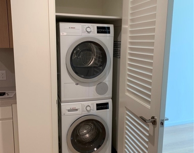 877 Francisco Street - Photo Thumbnail 7