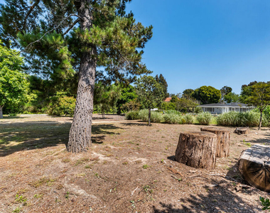 28925 Cliffside Drive - Photo Thumbnail 53