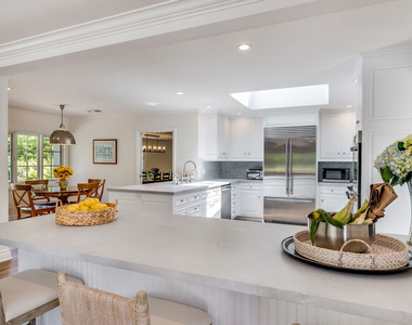 28925 Cliffside Drive - Photo Thumbnail 12