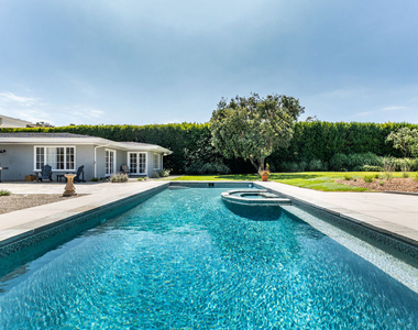28925 Cliffside Drive - Photo Thumbnail 7