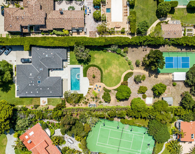 28925 Cliffside Drive - Photo Thumbnail 2