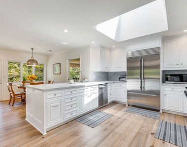 28925 Cliffside Drive - Photo Thumbnail 11
