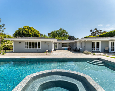 28925 Cliffside Drive - Photo Thumbnail 5