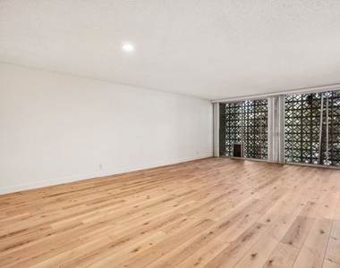 9000 Clifton Way - Photo Thumbnail 4