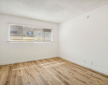 9000 Clifton Way - Photo Thumbnail 9