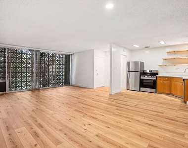 9000 Clifton Way - Photo Thumbnail 3