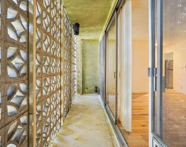 9000 Clifton Way - Photo Thumbnail 8