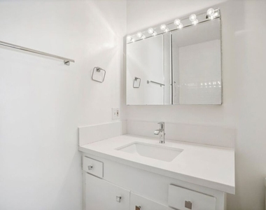 9000 Clifton Way - Photo Thumbnail 14