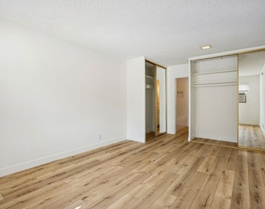 9000 Clifton Way - Photo Thumbnail 13