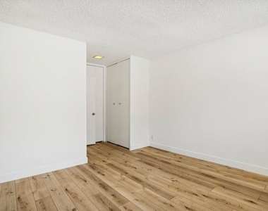 9000 Clifton Way - Photo Thumbnail 10