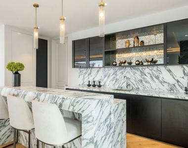 525 N Camden Drive - Photo Thumbnail 6