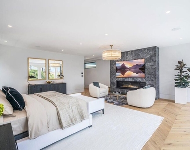 525 N Camden Drive - Photo Thumbnail 17