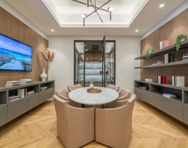 525 N Camden Drive - Photo Thumbnail 15