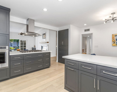 23826 Burbank Boulevard - Photo Thumbnail 7
