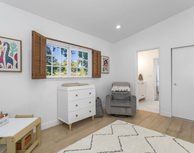 23826 Burbank Boulevard - Photo Thumbnail 15