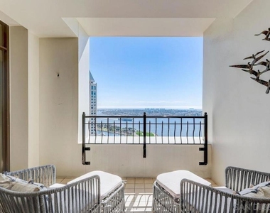 700 W Harbor Dr - Photo Thumbnail 23