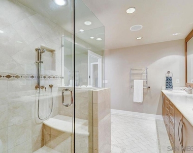700 W Harbor Dr - Photo Thumbnail 53