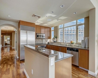 700 W Harbor Dr - Photo Thumbnail 29