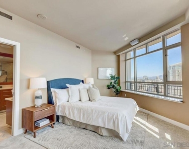 700 W Harbor Dr - Photo Thumbnail 45