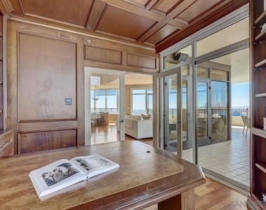 700 W Harbor Dr - Photo Thumbnail 16