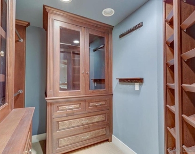 700 W Harbor Dr - Photo Thumbnail 55