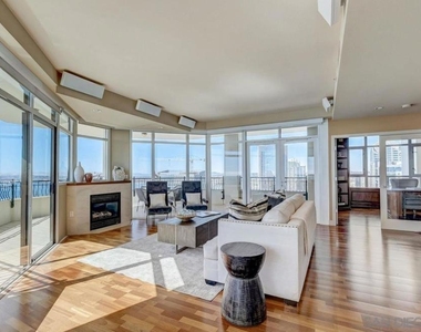 700 W Harbor Dr - Photo Thumbnail 7