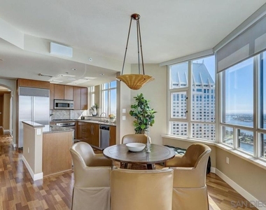 700 W Harbor Dr - Photo Thumbnail 18