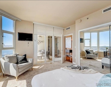 700 W Harbor Dr - Photo Thumbnail 6
