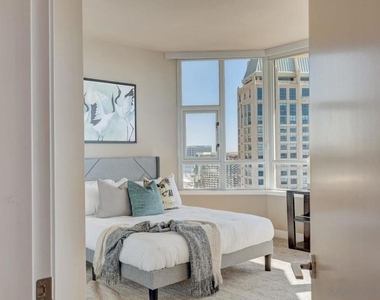 700 W Harbor Dr - Photo Thumbnail 38