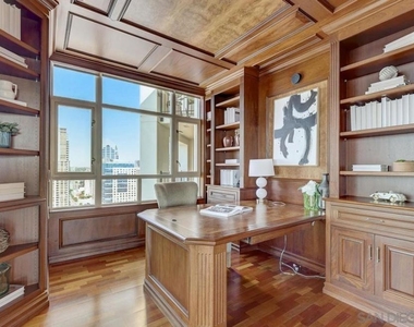 700 W Harbor Dr - Photo Thumbnail 14