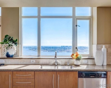 700 W Harbor Dr - Photo Thumbnail 34
