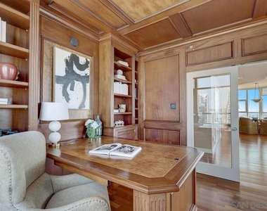 700 W Harbor Dr - Photo Thumbnail 13