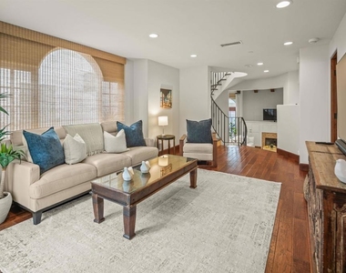 937 F Ave - Photo Thumbnail 20