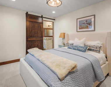 937 F Ave - Photo Thumbnail 18