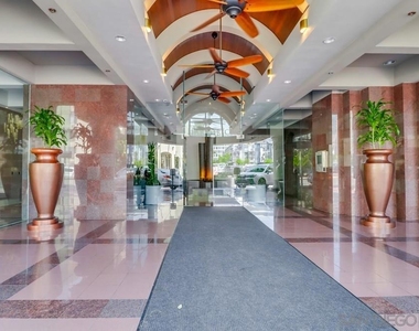 100 Harbor Drive - Photo Thumbnail 4