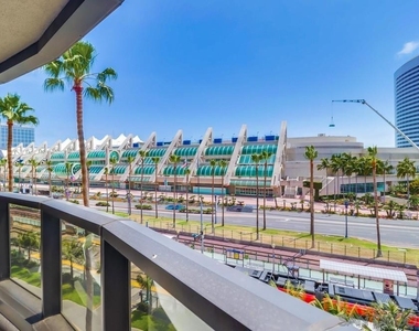 100 Harbor Drive - Photo Thumbnail 17