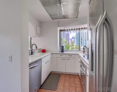 100 Harbor Drive - Photo Thumbnail 12