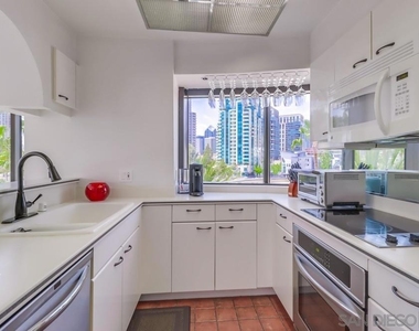100 Harbor Drive - Photo Thumbnail 13