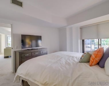 100 Harbor Drive - Photo Thumbnail 23